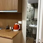 Cozy Centrally Located For Two 2, 10 Min Walk From Center טיראנה