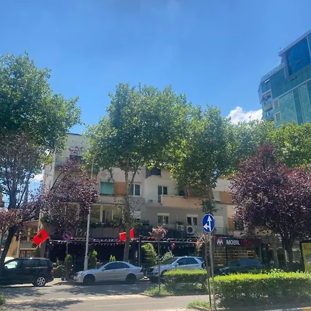 Cozy Centrally Located For Two 2, 10 Min Walk From Center Διαμέρισμα *