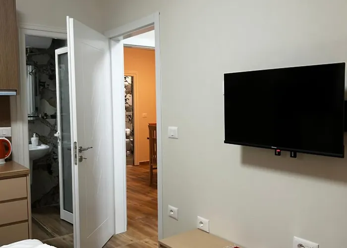 Cozy Centrally Located For Two 2, 10 Min Walk From Center Διαμέρισμα *