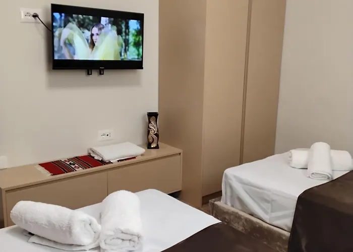 Διαμέρισμα Cozy Centrally Located For Two 2, 10 Min Walk From Center Τίρανα