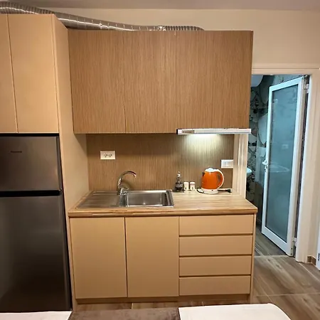 Apartamento Cozy Centrally Located For Two 2, 10 Min Walk From Center Tirana