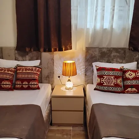 Cozy Centrally Located For Two 2, 10 Min Walk From Center Lägenhet *